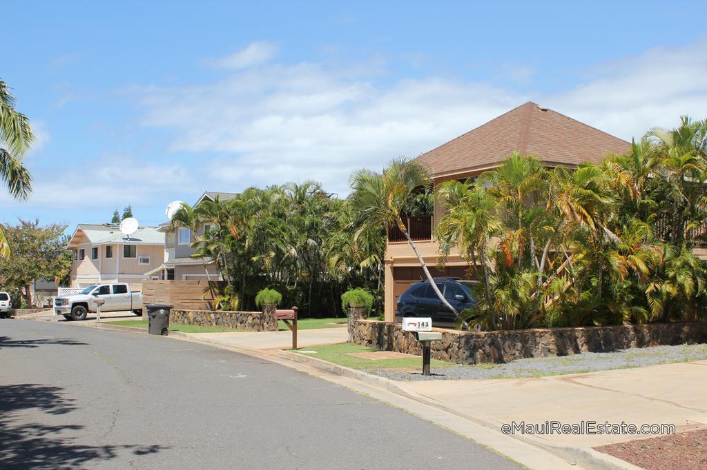 Example of the street at the top of Iliwai Loop in Keonekai Heights.