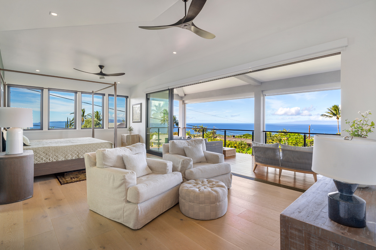 Primary Suite: Bedroom with panoramic ocean views